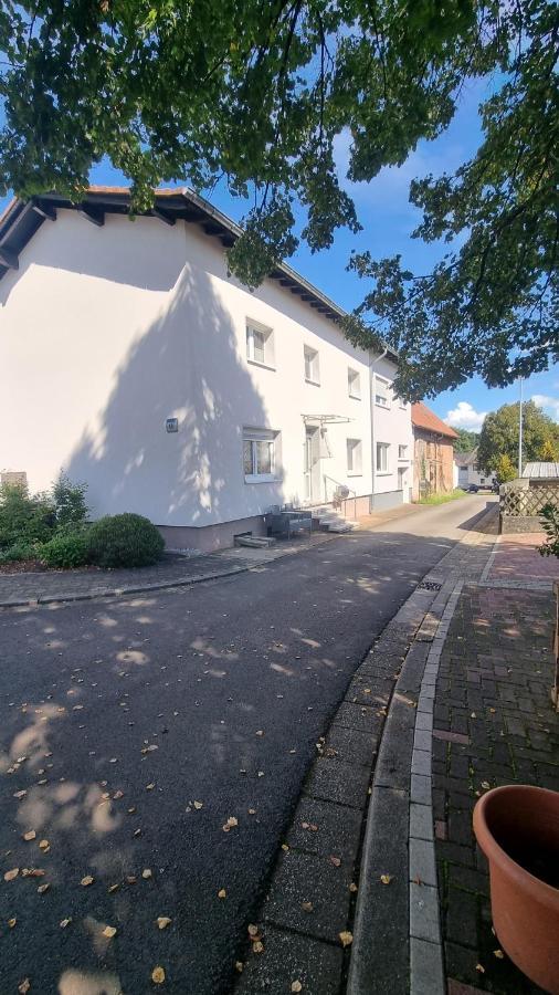 Ferienwohnung Unter Der Linde St. Wendel Exterior foto